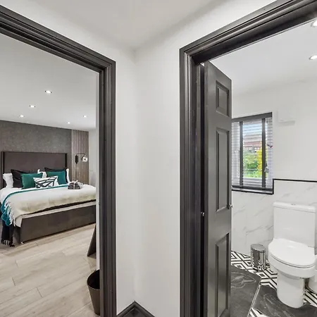 Villa 7 Bed Coastal - Private Heated Pool, Sauna, Parking Filey