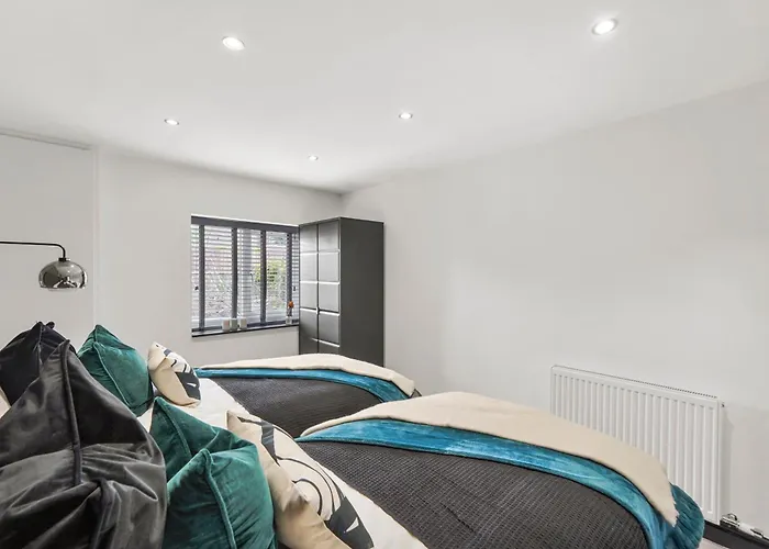 Lux - Indoor Heated Pool, Sauna Villa Filey