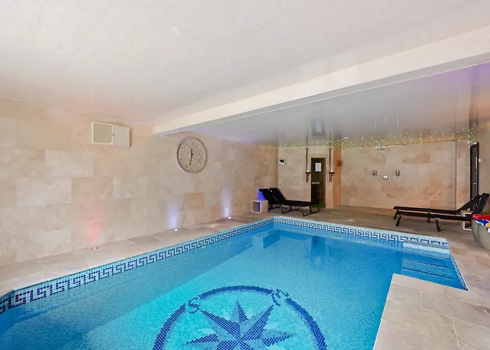 Lux - Indoor Heated Pool, Sauna Villa