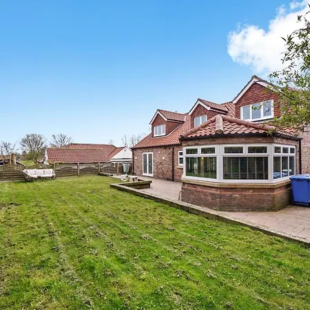 Lux - Indoor Heated Pool, Sauna Filey