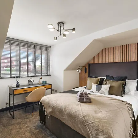 别墅 7 Bed Coastal - Private Heated Pool, Sauna, Parking *